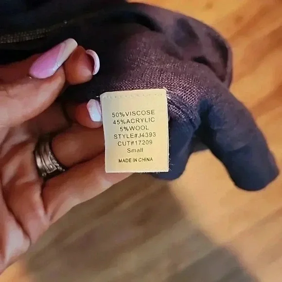 M. RENA Cardigan - Picture 5 of 5